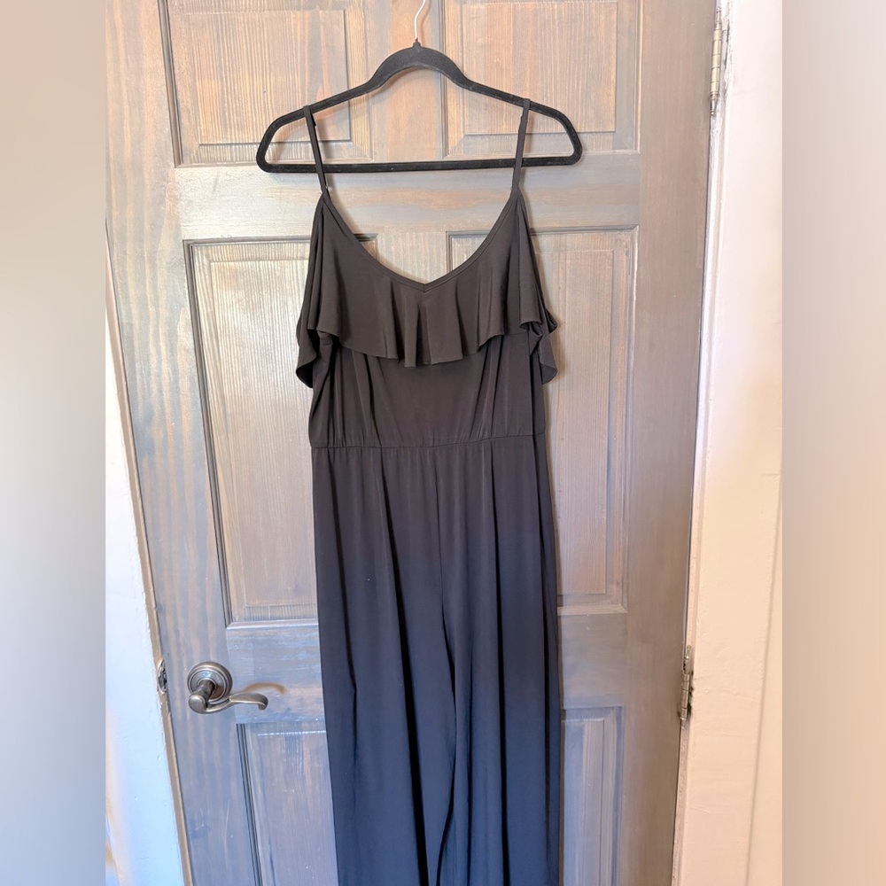 🖤 Maurices Romper with Ruffle Sleeve